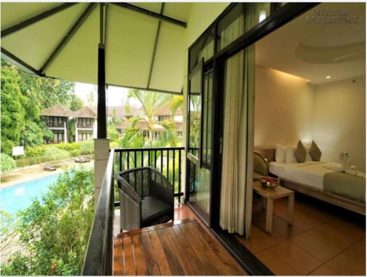 Whispering Waters Hotell Malayāttūr Eksteriør bilde