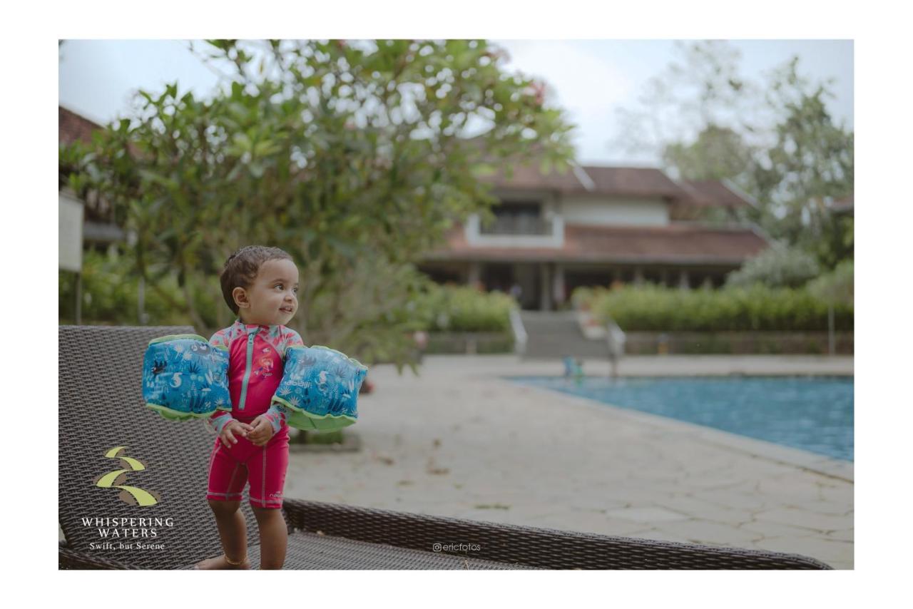 Whispering Waters Hotell Malayāttūr Eksteriør bilde