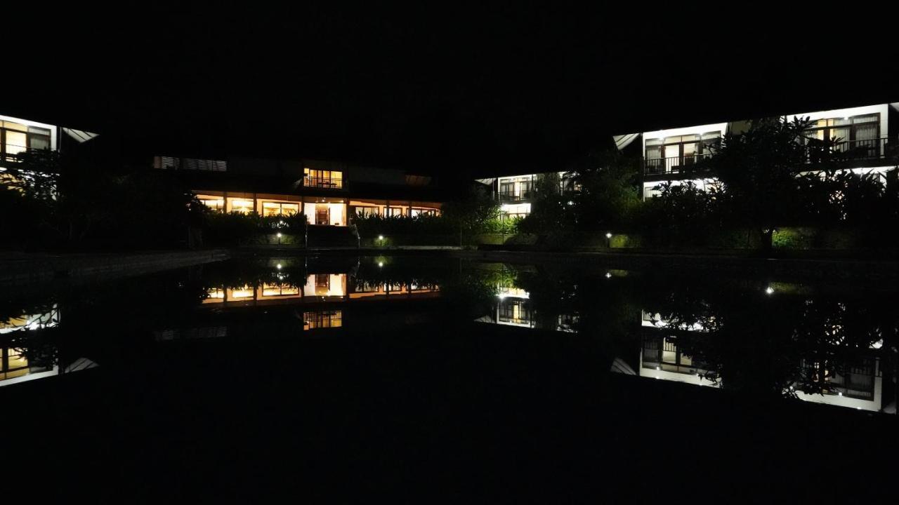 Whispering Waters Hotell Malayāttūr Eksteriør bilde